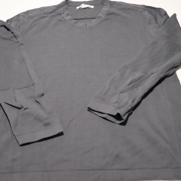 Kenneth Cole Light V-Neck Sweater - Picture 1 of 2
